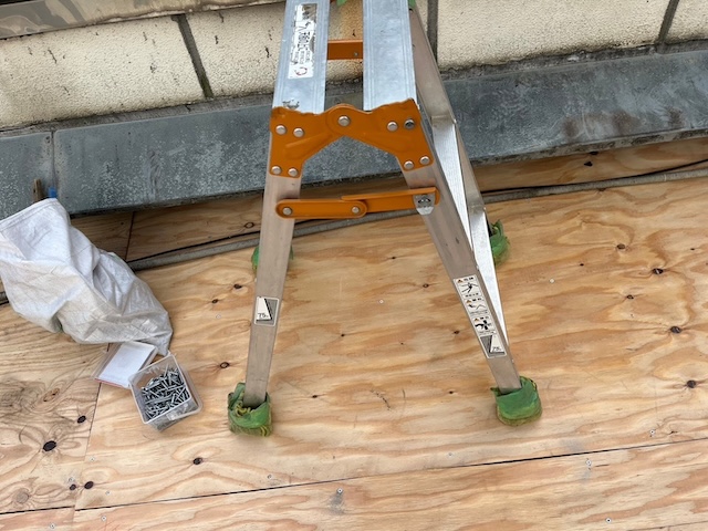 野地板を設置した屋根